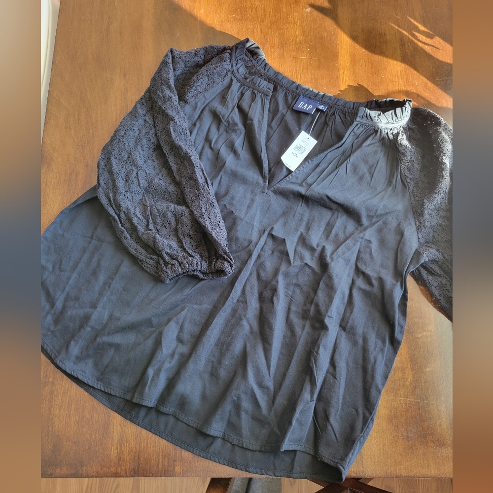 NWT Black V-neck 3/4 Length Sleeve Blouse Size M Petite